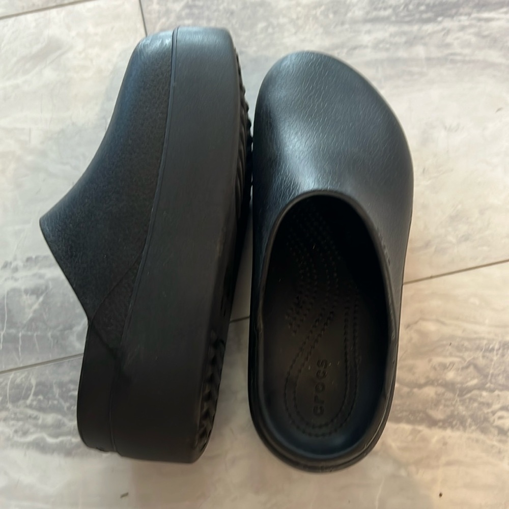 Croc platform clogs - Women’s 9 - black